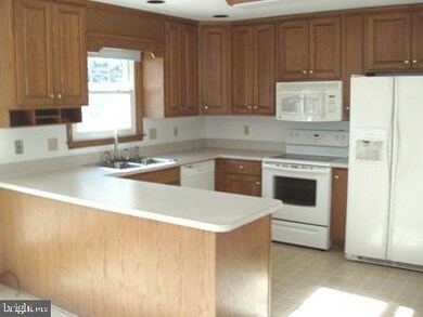 8104 Clearfield Rd, Frederick, MD 21702 - photo 2