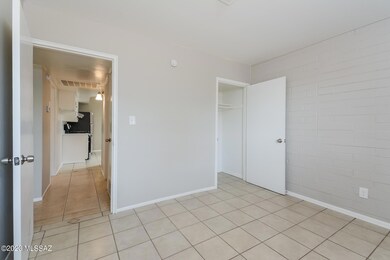 003-photo-dining-room-8586860