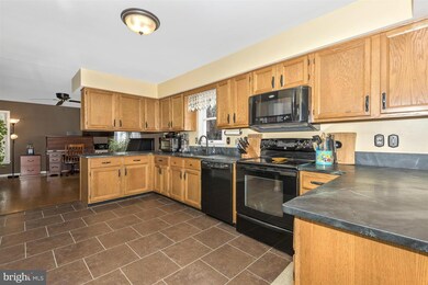 5242 Stonebridge Way, Sykesville, MD 21784 - photo 7