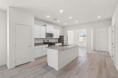 2739 Avril Point St, Las Vegas, NV 89156 - photo 6