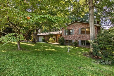 132 Atwood Dr, Hendersonville, NC 28792 - photo 2