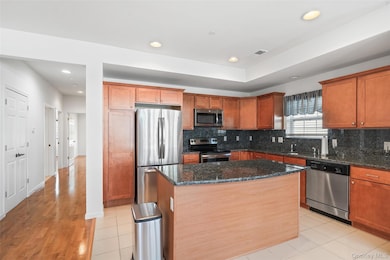 305 Egrets Landing, Carmel Hamlet, NY 10512 - photo 3