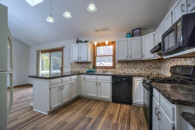 14449 Meadow Run Ct, Granger, IN 46530 - photo 4