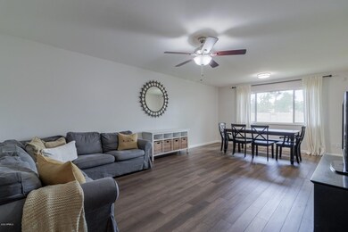 910 E Watson Dr (15).jpg-SMALL