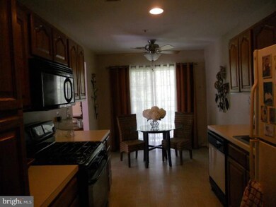 3757 Eightpenny Ln, Bowie, MD 20716 - photo 2