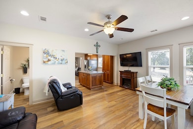 1207 E Rock St, Morrilton, AR 72110 - photo 4