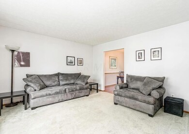 Living room - dining room - 2.