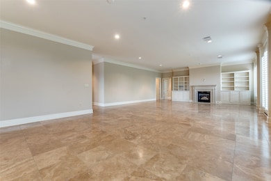 LR Spacious and OPEN Floor plan