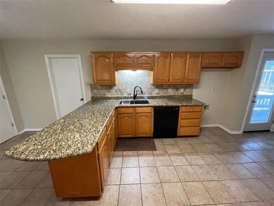 1800 Pecan St, Bonham, TX 75418 - photo 6