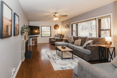 817 8th St, Lacon, IL 61540 - photo 6