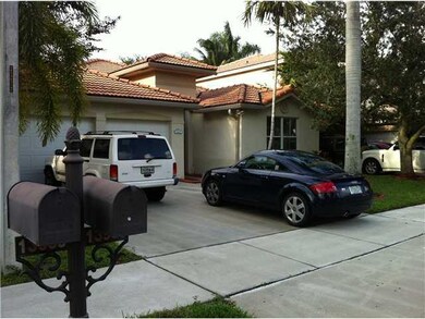 13943 N Cypress Cove Cir, Davie, FL 33325 - photo 2