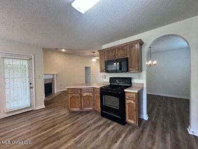 7 Kitchen, Dinging and living room