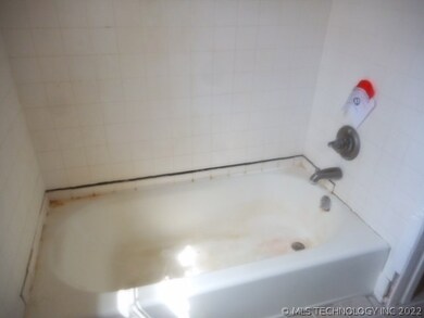 408 E Fuller St, Tahlequah, OK 74464 - photo 2