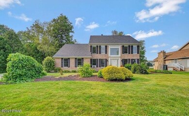 922 Appletree Rd, Moscow, PA 18444 - photo 2