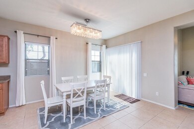 7) DINING AREA