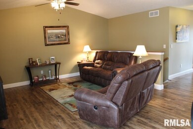 1268 W 61st St, Davenport, IA 52806 - photo 5