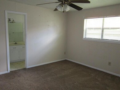 229 Otto St unit B, East Bernard, TX 77435 - photo 4