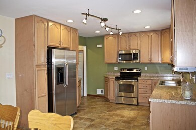 907 Van Kirk Dr, Marysville, OH 43040 - photo 2