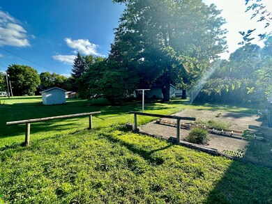 916 Union St, Covington, IN 47932 - photo 4