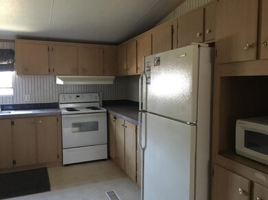 709 S Adams St, Hugoton, KS 67951 - photo 3