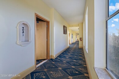 35 - interior