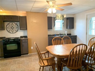 521 Spring St, Latrobe, PA 15650 - photo 6