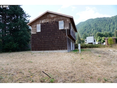 815 E Ave, Powers, OR 97466 - photo 2