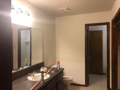 110 E B Ave, Cache, OK 73527 - photo 7