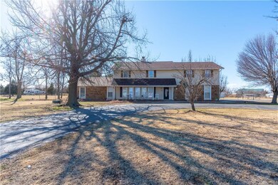 21851 N Horseshoe Rd, Edmond, OK 73012 - photo 2