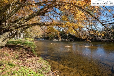 239 Ginger Cir, Newland, NC 28657 - photo 7