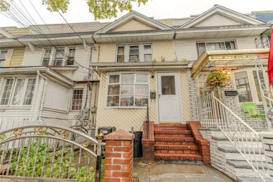 121-15 95th Ave, South Richmond Hill, NY 11419 - photo 2