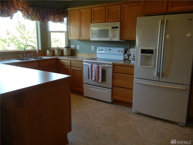 200 Lee Ct, East Wenatchee, WA 98802 - photo 2