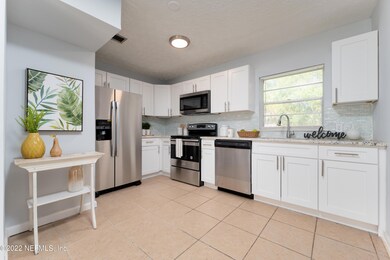 1919 Burkholder Cir E, Jacksonville, FL 32216 - photo 7