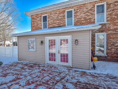 401 N Center St-76