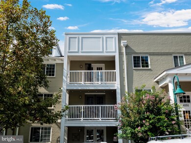 4151 S Four Mile Run Dr unit 401, Arlington, VA 22204 - photo 3