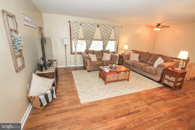 774 W Pine Ford Rd, Boyertown, PA 19512 - photo 2