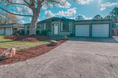 203 Corcoran Ln (2)