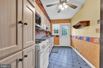 44 Wilfred Ct, Towson, MD 21204 - photo 7