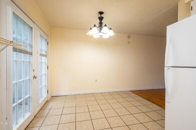 444 Eastley Ct-16