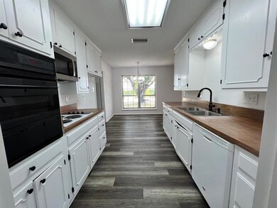 1228 Tate Cir, Sherman, TX 75090 - photo 3