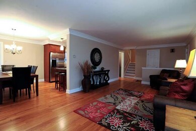 521 Cypress Dr, Naperville, IL 60540 - photo 2