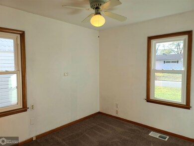 700 E 12th Street Place N, Newton, IA 50208 - photo 7