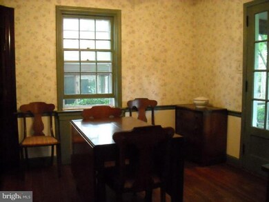 105 W 35th St, Reading, PA 19606 - photo 5