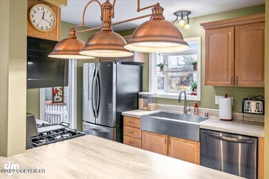 11-Kitchen_ELI02024-2