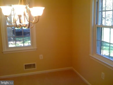 9221 Sand Creek Ct, Burke, VA 22015 - photo 5