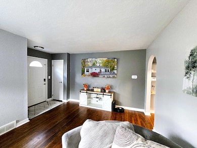 301 W Sugnet Rd, Midland, MI 48640 - photo 6