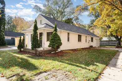 1711 Adelaide St, Midland, MI 48640 - photo 3