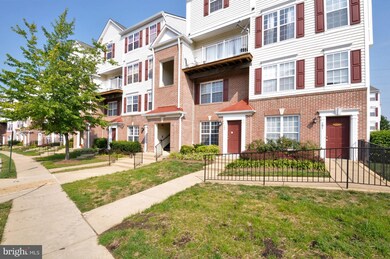 13384 Spofford Rd unit 301, Herndon, VA 20171 - photo 2