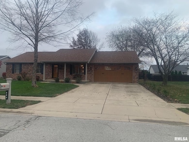 504 Garden Ct, Chatham, IL 62629 - photo 2