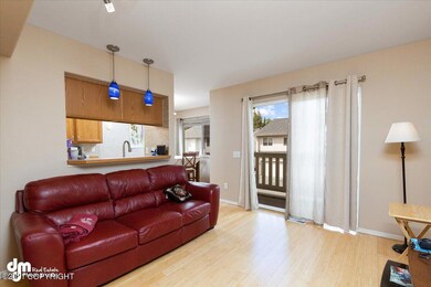 06-Living Room 20210624-DW-0658
